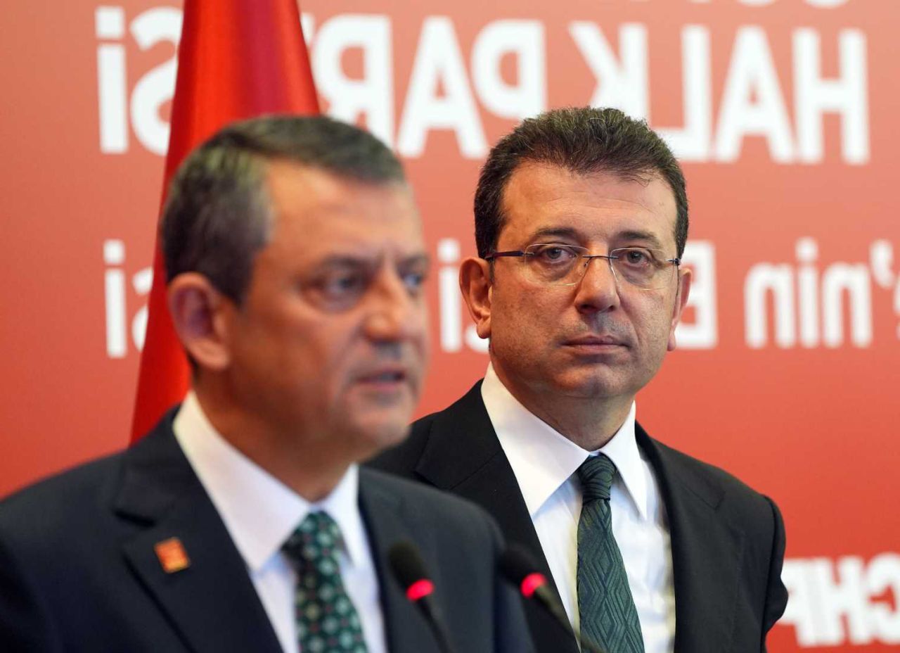 Özgür Özel'in A takımı daha ilk gününde krize gömüldü! Tartışmalı vekil MYK’ya alındı, tepkiler çığ gibi... 10