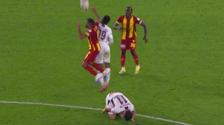 Hakem Göztepe'yi katletmiş! Trabzonspor aleyhine penaltı ve kırmızı kart verilmedi! İşte hakem yorumcularının tespitleri 15