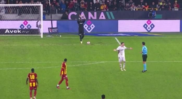 Hakem Göztepe'yi katletmiş! Trabzonspor aleyhine penaltı ve kırmızı kart verilmedi! İşte hakem yorumcularının tespitleri 11