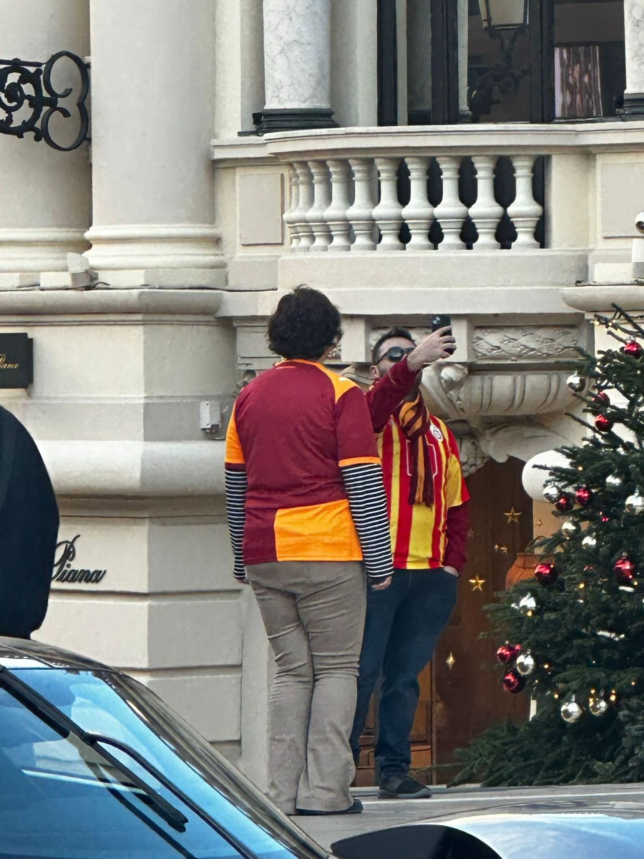 Galatasaray'ın Monaco deplasmanında karaborsa skandalı! Yüzlerce taraftar mağdur oldu 6