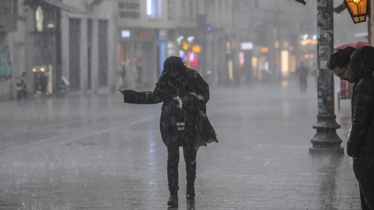 Meteoroloji duyurdu! Birçok il için sağanak ve kar alarmı 10