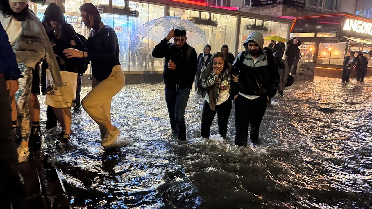 Meteoroloji duyurdu! Birçok il için sağanak ve kar alarmı 17