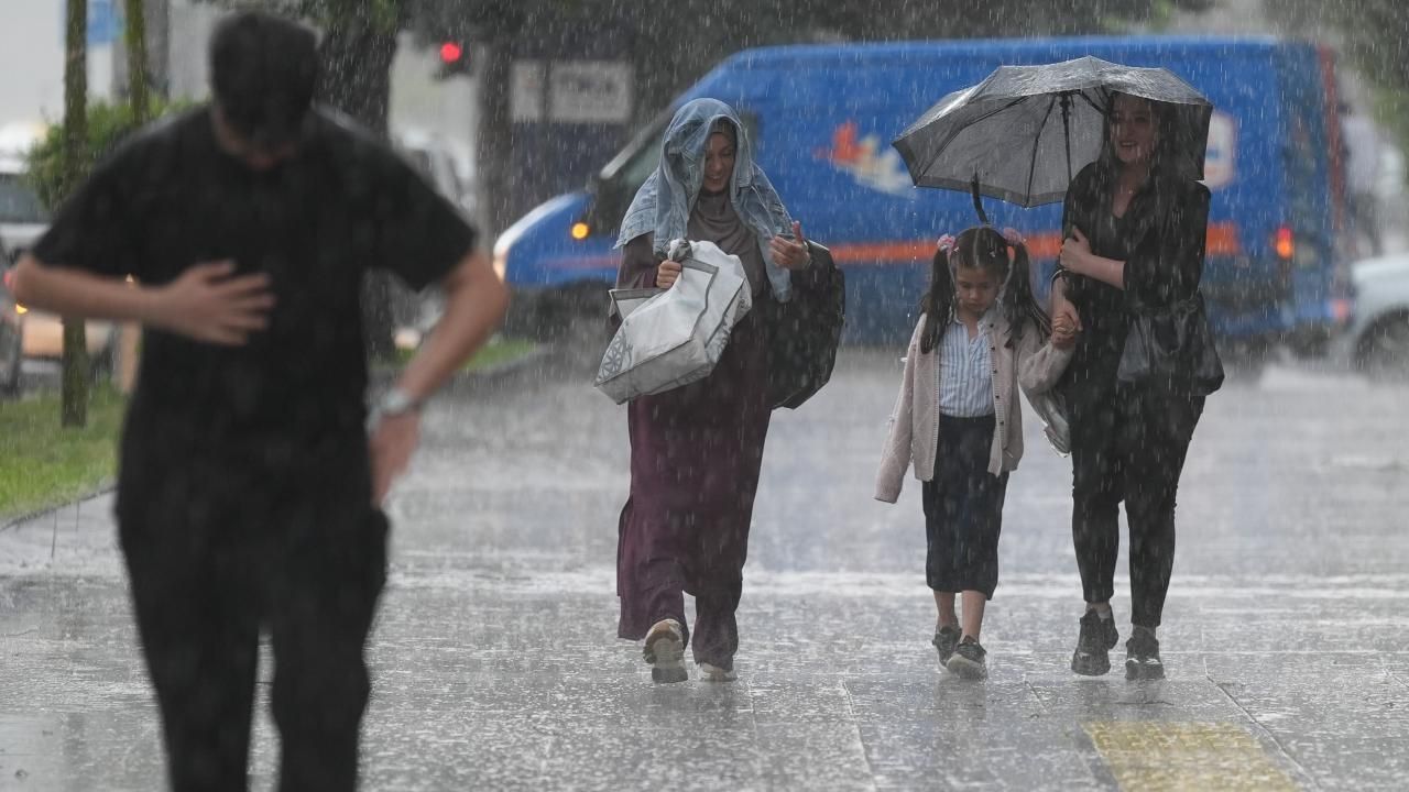 Meteoroloji duyurdu! Birçok il için sağanak ve kar alarmı 8