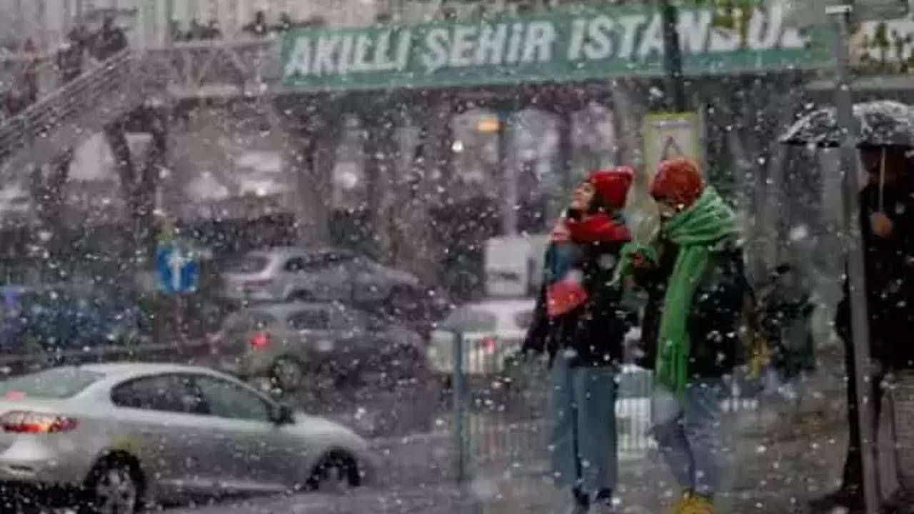 İstanbul için tarih verildi! Megakent beyaza bürünecek: Kar yağışı kapıda 4