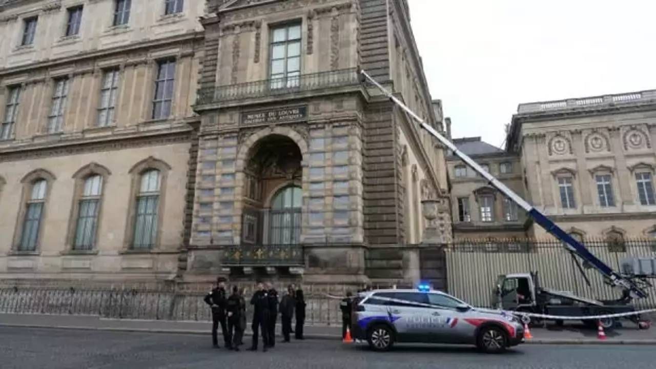 Soyuldu, su bastı, şimdi de... Louvre Müzesi'nde neler oluyor? Çalışanlar 15 Aralık'ta greve gidiyor 6