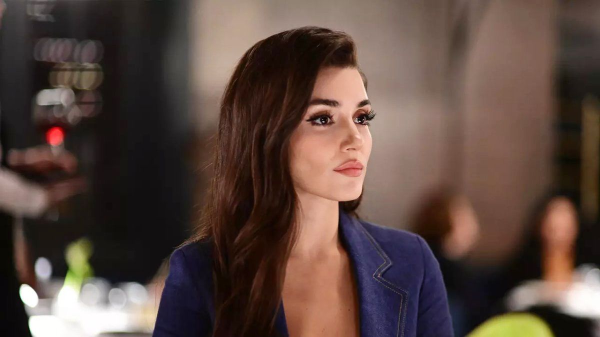 Hande Erçel hakkında bomba iddia: Ünlü oyuncu 45 yaşındaki yapımcıyla aşk mı yaşıyor? 2