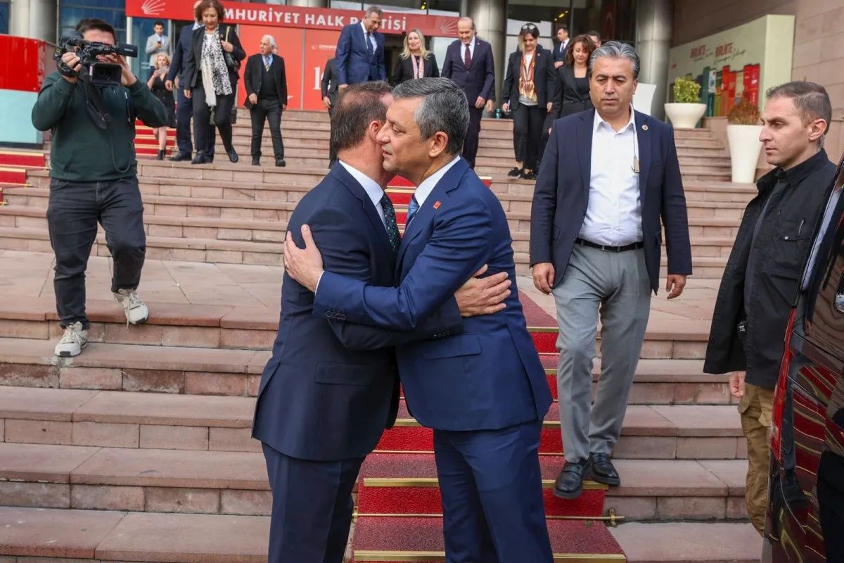 "CHP’ye rüyasında oy verdiğini gören gusül abdesti alır" demişti... Ağıralioğlu’ndan CHP’ye dikkat çeken ziyaret! 4
