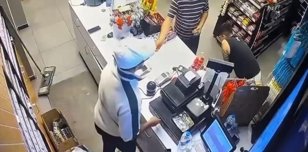 Korkunç cinayet! Rahat tavırlarla önce bekledi, sonra defalarca ateş etti 1
