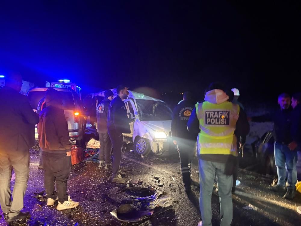 Katliam gibi kaza! 4 ölü, 5 yaralı 1