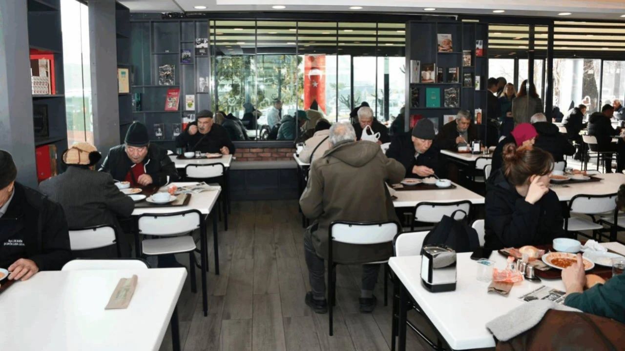 İBB'de zam yağmuru devam ediyor! Su, otopark, bisiklet derken şimdi de kent lokantalarına zam geliyor 4