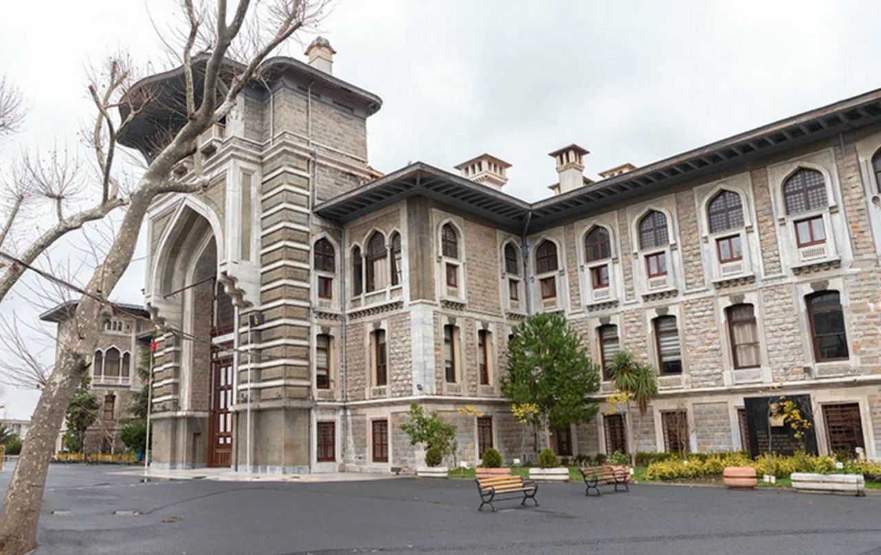 Türkiye'nin en köklü lisesi İstanbul Erkek Lisesi'nde taciz skandalı! Okul müdürü açığa alındı 4