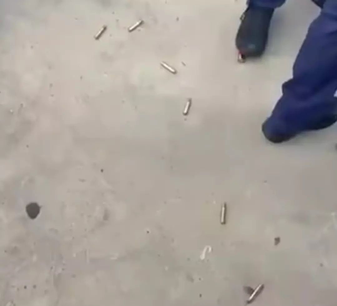 Sidney Bondi plajında silahlı saldırı! Avustralya paniğe sürüklendi... 2 gözaltı, başbakandan acil uyarı! Dehşet anları kamerada... 2