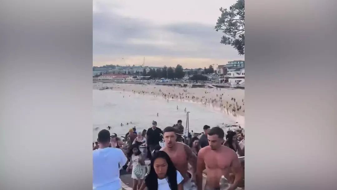 Sidney Bondi plajında silahlı saldırı! Avustralya paniğe sürüklendi... 2 gözaltı, başbakandan acil uyarı! Dehşet anları kamerada... 7
