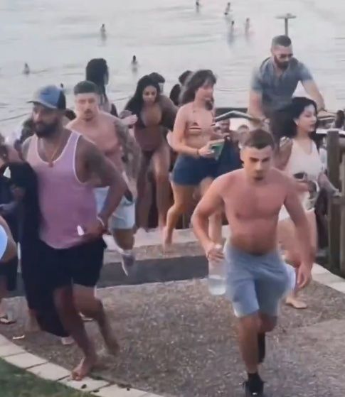 Bondi Plajı'nda kan donduran saldırı: Ünlü tasarımcı Pip Edwards iki silahlı saldırganın arasında kaldı! O anları işte böyle anlattı... 6