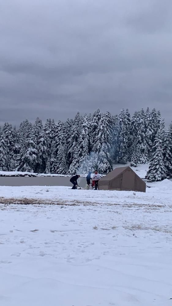 Bolu'nun yüksek kesimleri beyaza büründü! Kar kalınlığı 10 santimetreye ulaştı 4