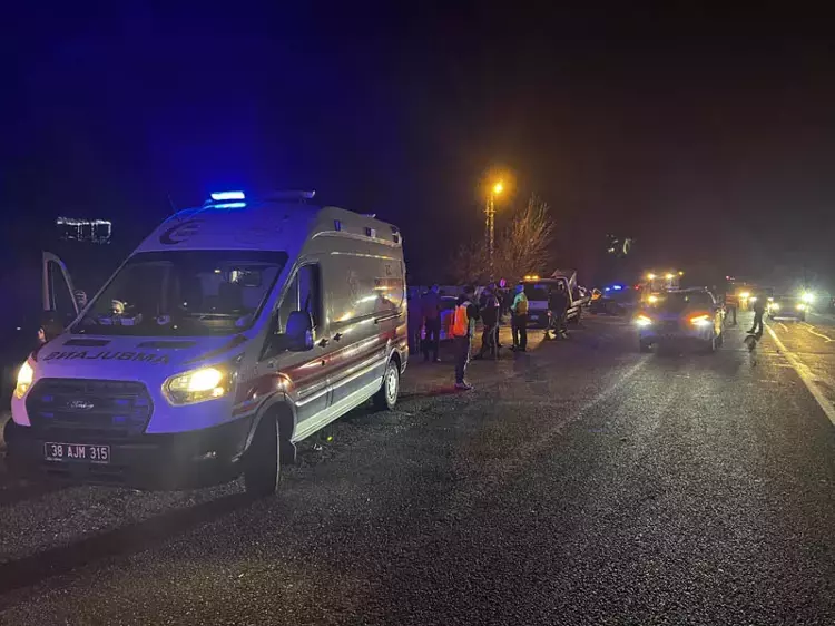 Kayseri’de feci kaza: Çok sayıda yaralı var 7