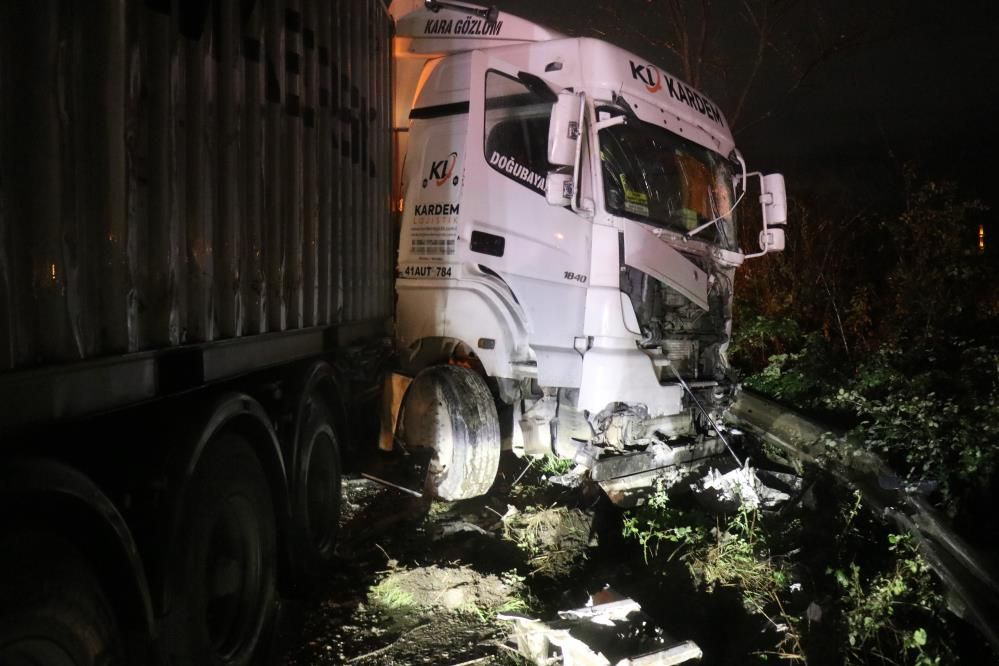 Bilecik yolunda zincirleme kaza: 12 yaralı 1