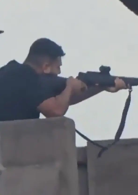 Silahlı saldırının failleri baba–oğul çıktı: Avustralya’daki katliamda can kaybı 16’ya yükseldi! Dünya Müslüman kahramanı konuşuyor... 2