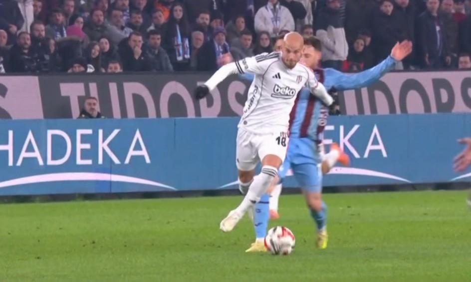 "Hakemler derbide Beşiktaş'ı katletmiş!" Trio programında hakem kararları tek tek incelendi: Kırmızı kart pozisyonunda büyük skandal 10