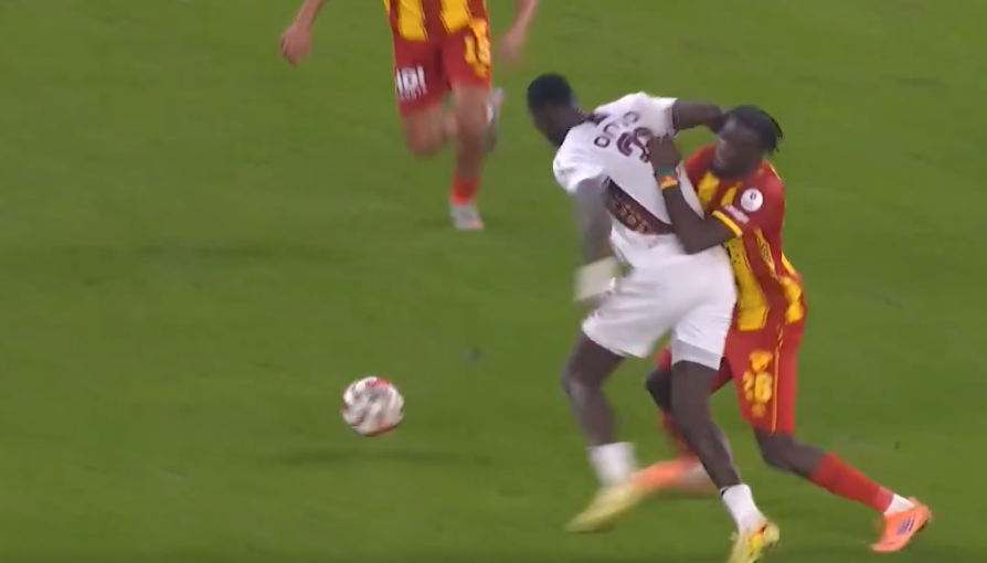 "Galatasaray'ı her sene şampiyon yapıyorlar! Trabzonspor'a operasyonu da aynı ekip yaptı! Alın yapın Galatasaray'ı şampiyon, yürüsün gitsin" 5