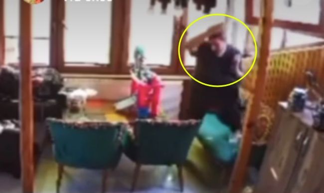Güllü'nün oğlu Tuğberk'in şok görüntüleri ortaya çıktı! Camı kırıp neden gizlice eve girdi? Patron Ferdi Aydın'dan bomba iddia... 3
