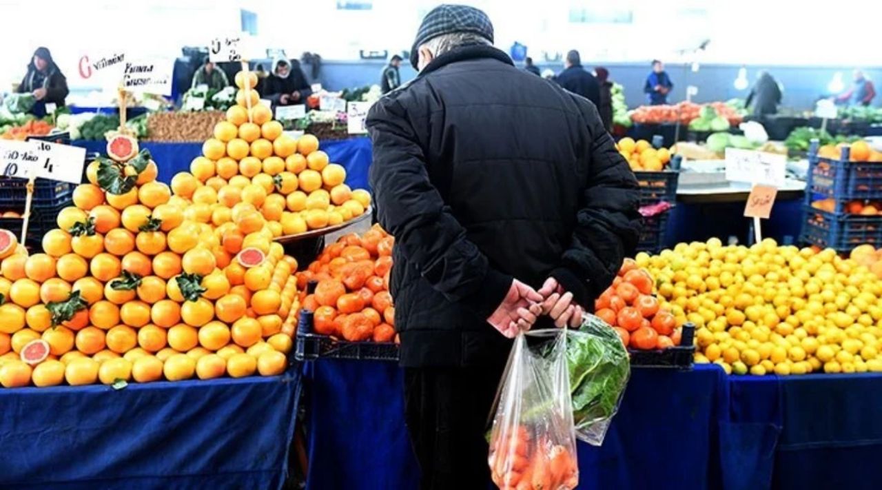 Dört kişilik ailenin açlık sınırı 26 bin 925 TL'ye, yoksulluk sınırı 93 bin 135 TL'ye yükseldi 2