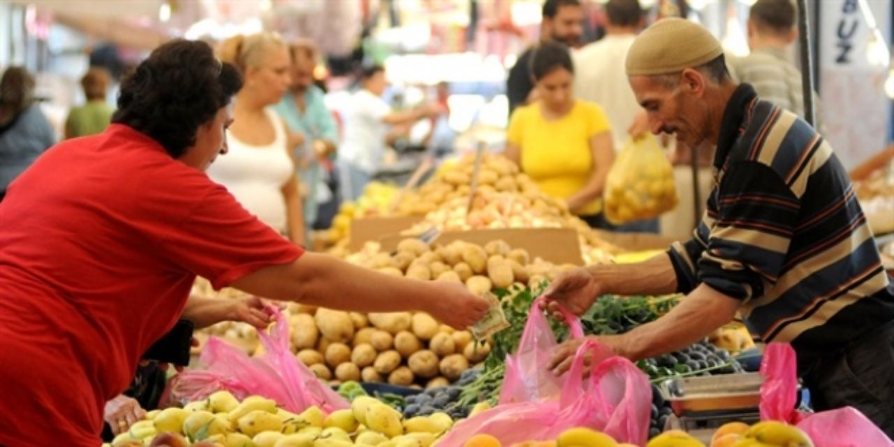 Dört kişilik ailenin açlık sınırı 26 bin 925 TL'ye, yoksulluk sınırı 93 bin 135 TL'ye yükseldi 6