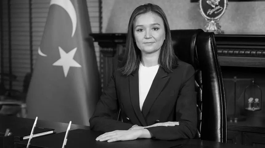 Manisa’da büyük hüzün: Gülşah Durbay son yolculuğuna uğurlandı, Özgür Özel gözyaşlarına boğuldu 1
