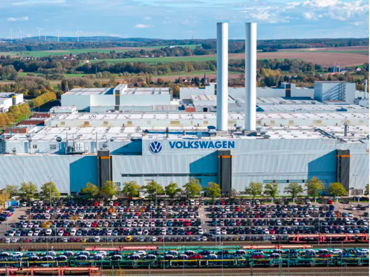 Volkswagen'in 88 yıllık tarihinde bir ilk! Almanya'daki fabrikasını kapatıyor 5