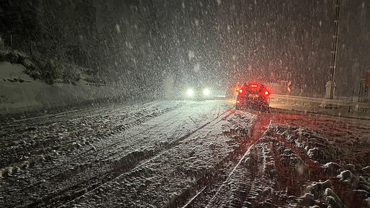 Meteoroloji uyardı! Bu şehirlere lapa lapa kar yağacak 16
