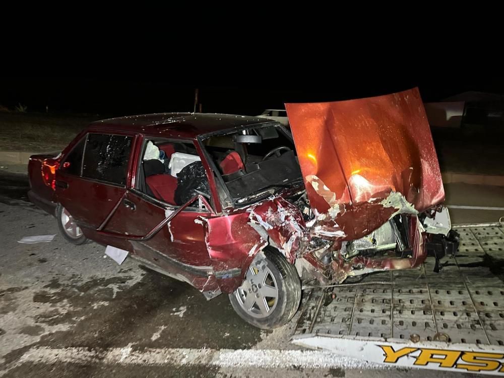 Uşak'ta otomobil ile hafif ticari araç çapıştı: Çok sayıda yaralı var 1