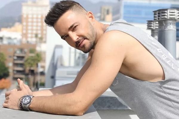 ''İtibarımı zedelemek için parayla tutulmuş'' diyerek ateş püskürdü! Gökhan Özen, kendisine hakaretler yağdıran kadın hakkında 4 ay uzaklaştırma ve yayın yasağı aldırdı! 4