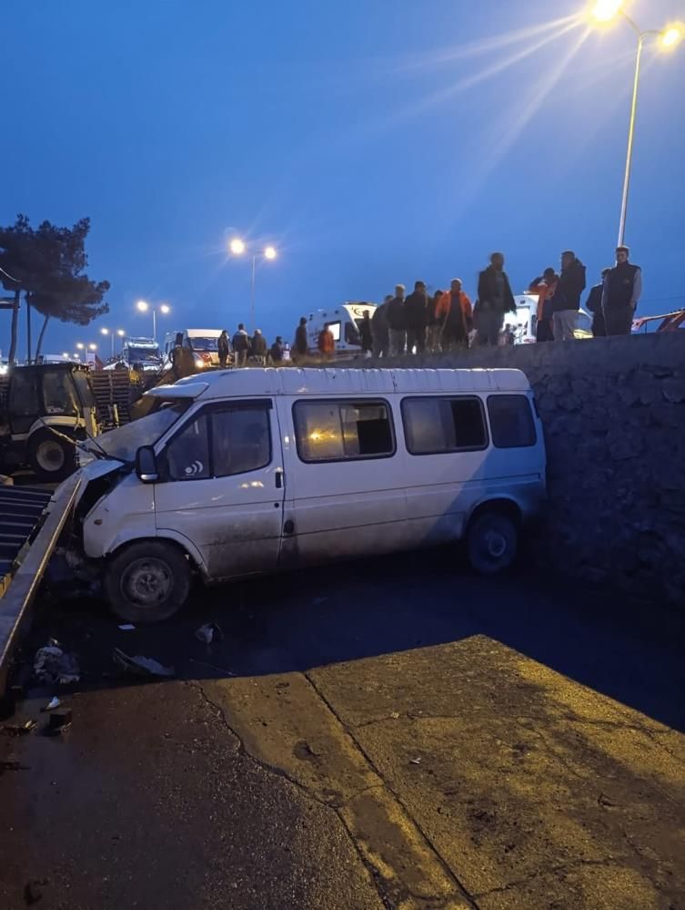 Sinop'ta feci kaza: Ölü ve yaralılar var 1