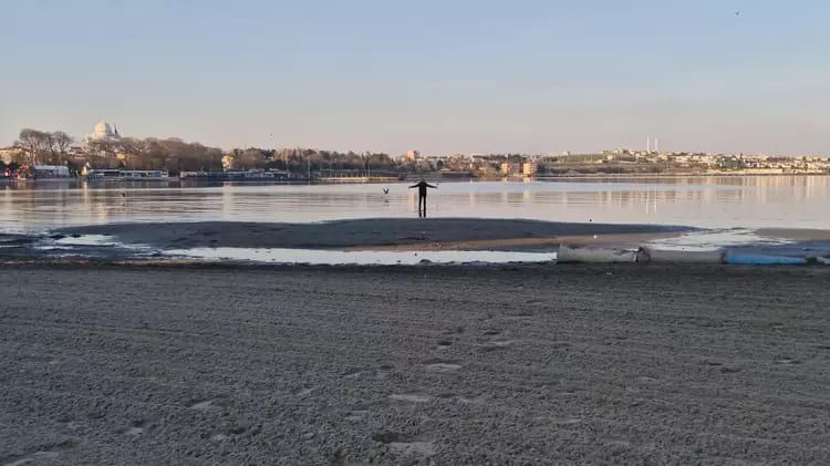 Tekirdağ’da korkutan görüntü! Deniz 20 metre çekildi 3