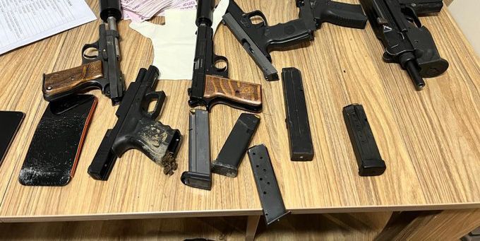 Evden cephanelik çıktı! İstanbul’da Çirkinler çetesine büyük operasyon: Kıskıvrak yakalandılar 3