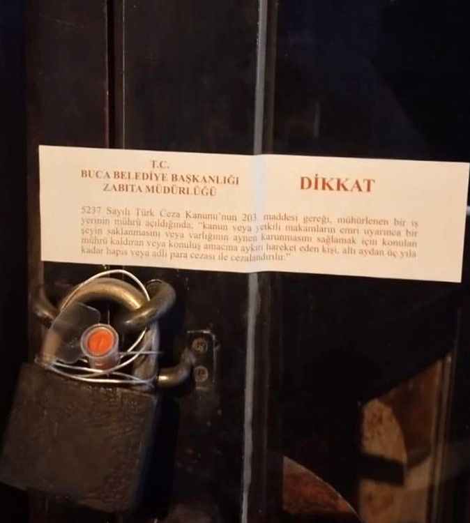 İzmir Buca'da "yok artık" dedirten anlar! Börek tezgahında fareler cirit atıyor... 3