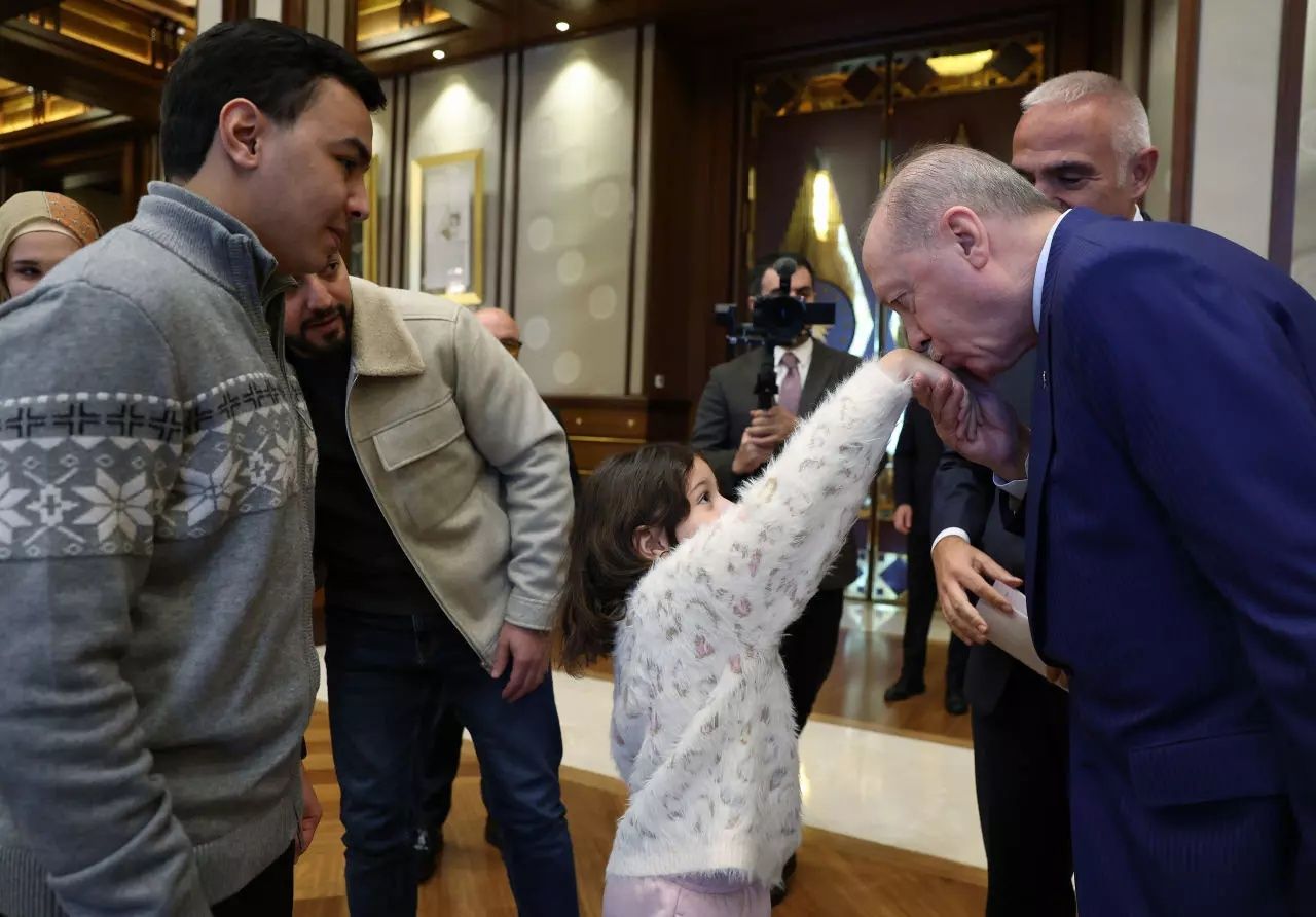 6 yaşında susturulan bir hayat… Hind Rajab’ın ailesi Erdoğan’la Külliye’de buluştu 3