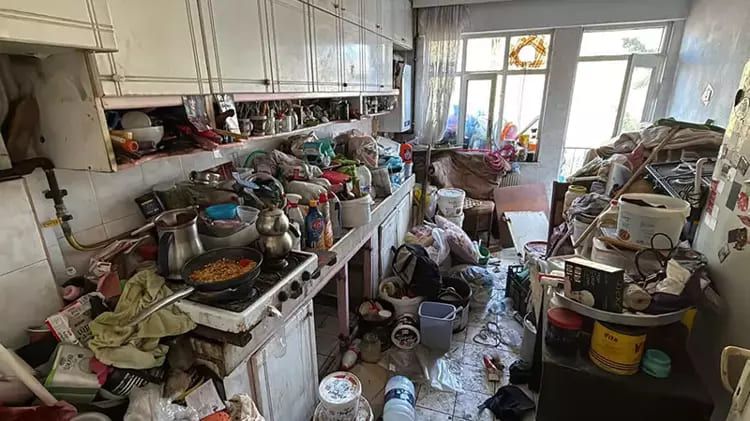 Komşuları isyan ettiren ev! Ekipler gözlerine inanamadı 1