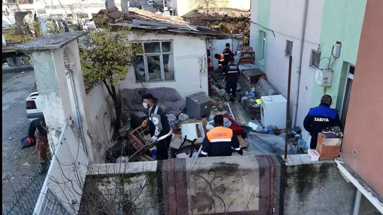 Komşuları isyan ettiren ev! Ekipler gözlerine inanamadı 8