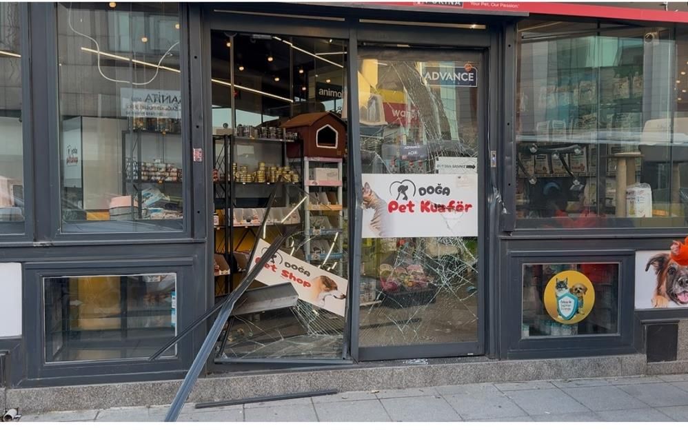 Şişli'de can pazarı! Ters yöne giren sürücü dehşet saçtı: Ölü ve yaralılar var 1