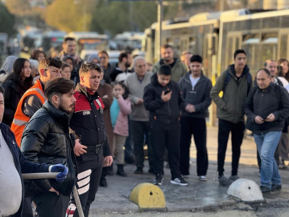 Şişli'de can pazarı! Ters yöne giren sürücü dehşet saçtı: Ölü ve yaralılar var 2