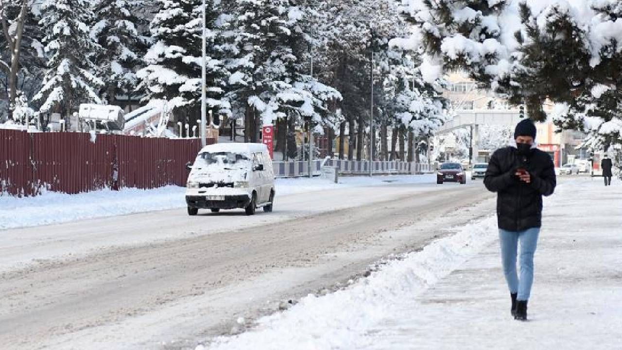 Tarih verildi! Yılbaşı öncesi İstanbul için kritik kar açıklaması geldi: O dönemler lapa lapa yağacak 2