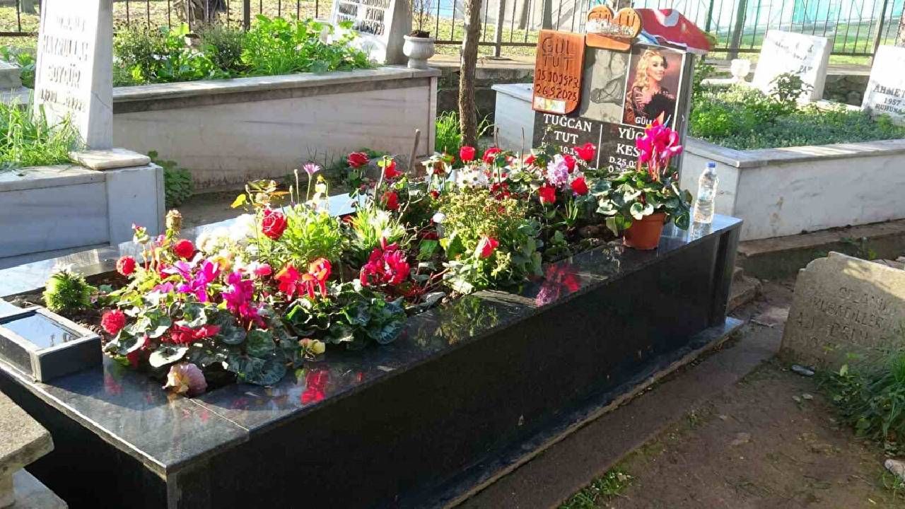 Ölümü Türkiye’yi sarstı! Şarkıcı Güllü’nün mezarının son hali görenleri şaşırttı 3