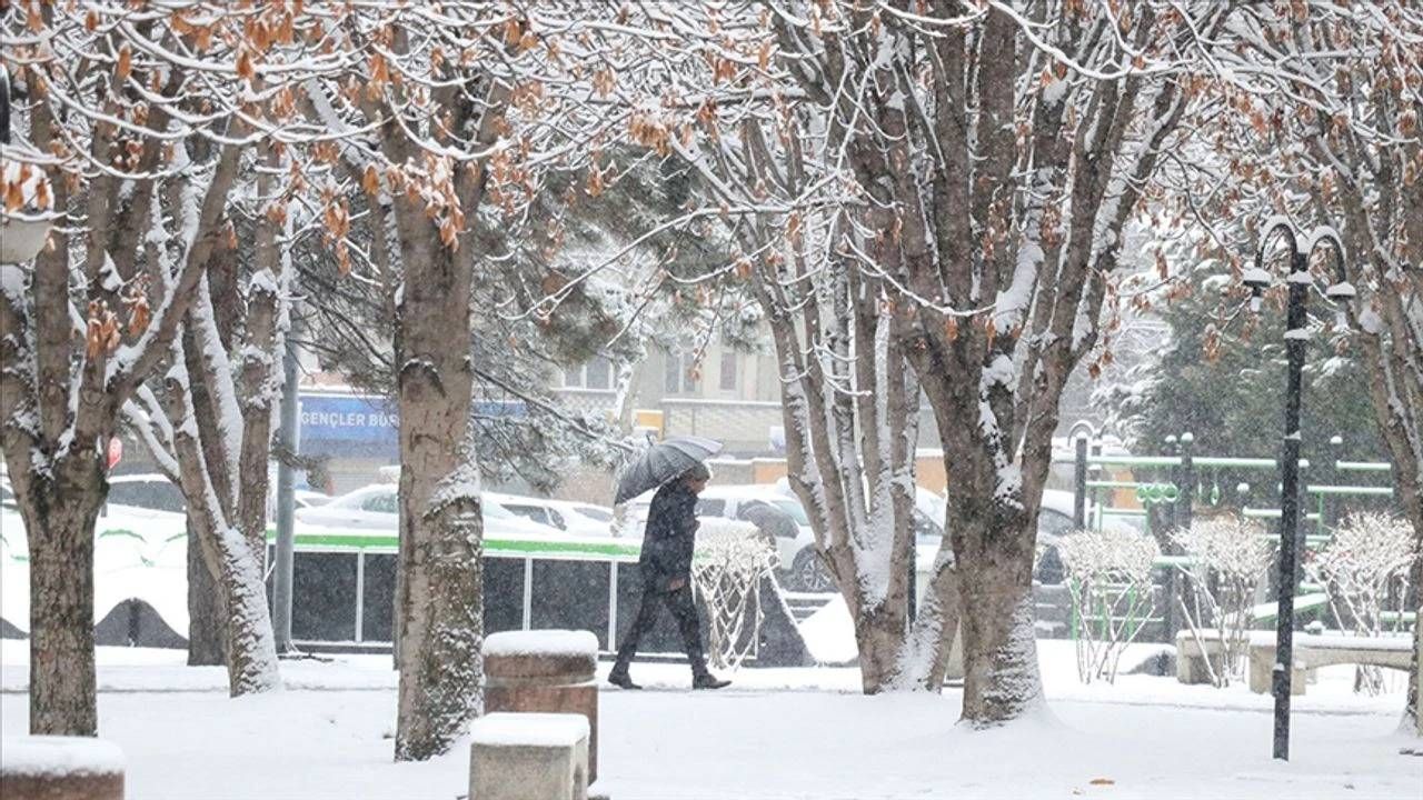 İstanbul’da kış sahne alıyor! Kar için uyarı verildi: Her yer beyaza bürünecek! İşte o tarihler... 3