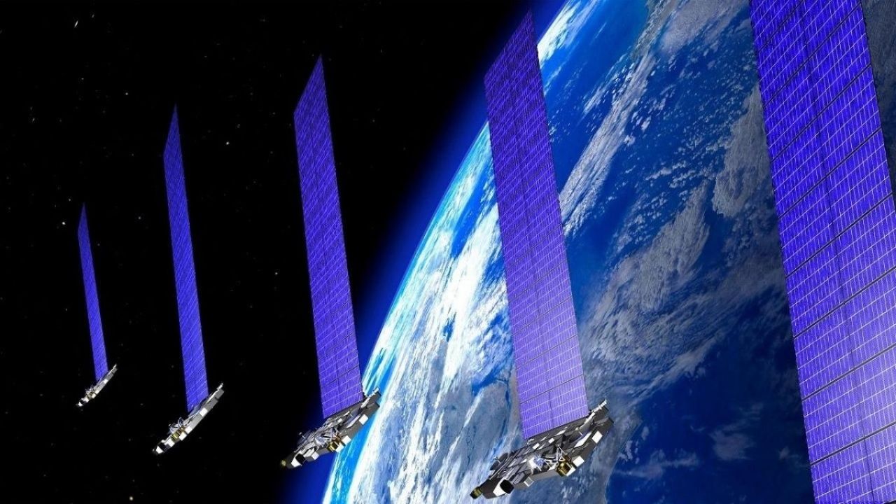 Elon Musk'un Starlınk uydusu patladı! Hızla dünyaya düşüyor 4