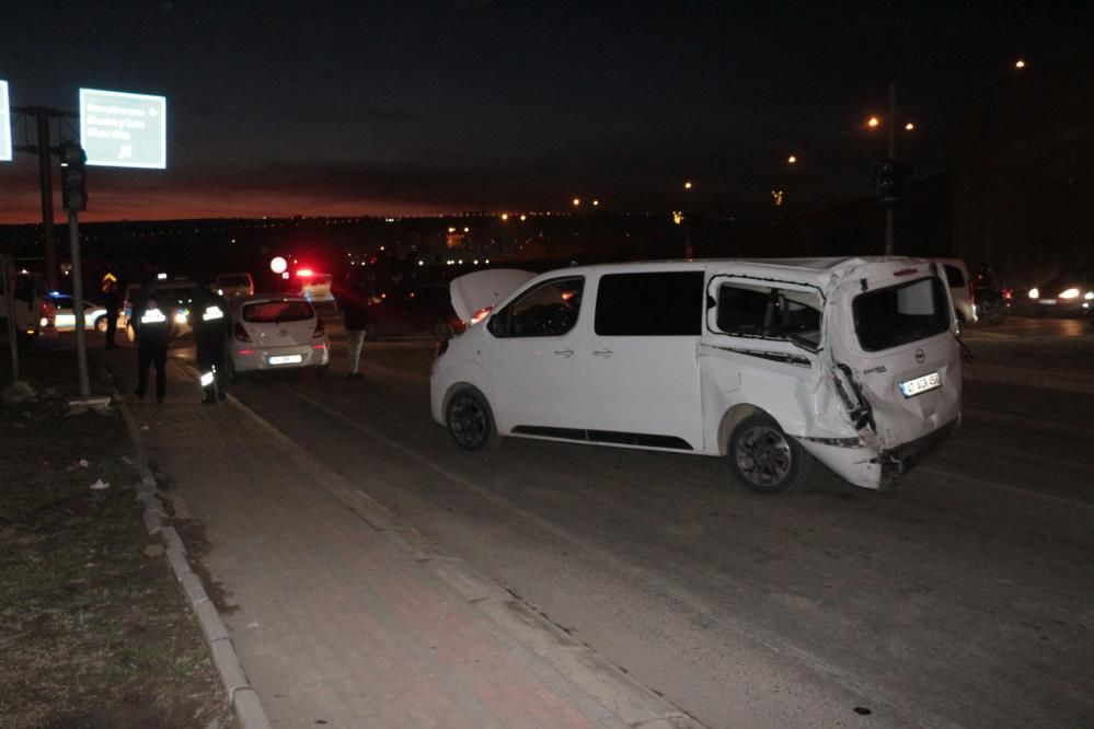 Freni boşalan vinç dehşet saçtı: Çok sayıda yaralı var 5