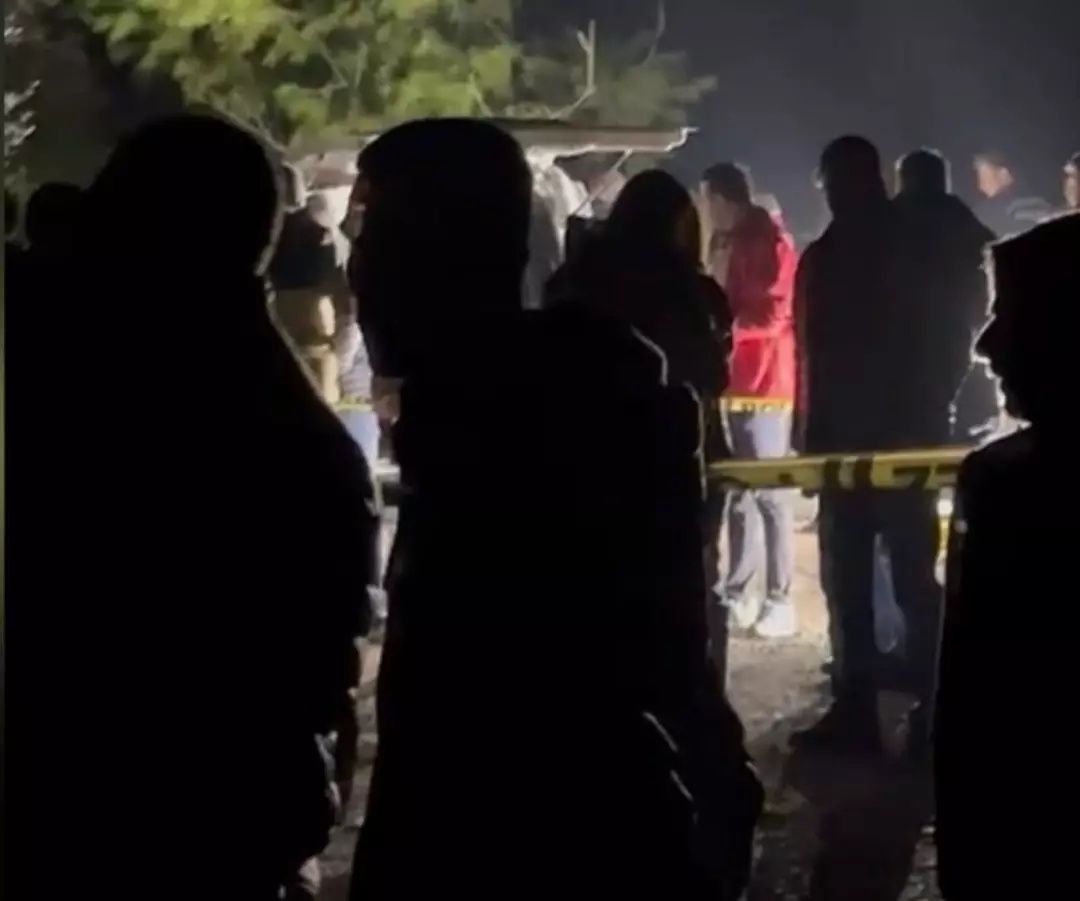 Mezarlıkta korkunç sır: Park halindeki araçta iki genç ölü bulundu, isimlerinin yazılı olduğu bıçak ortaya çıktı 1