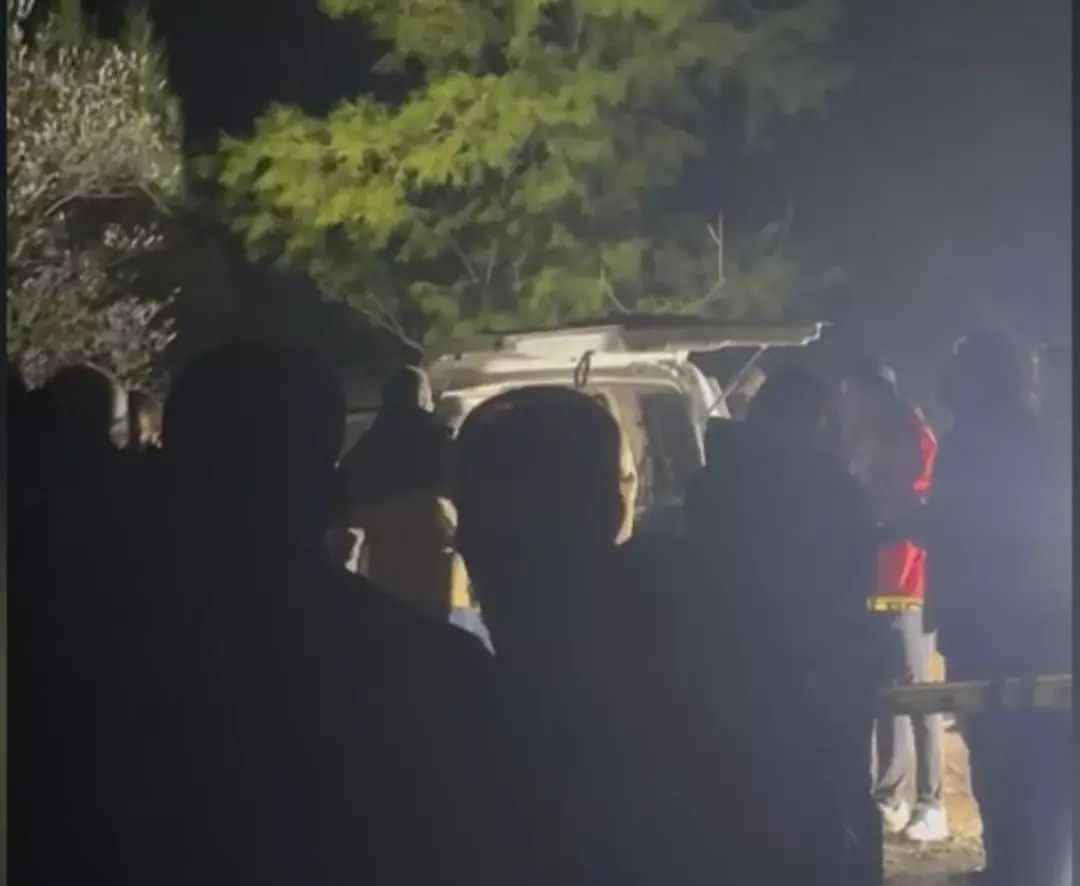 Mezarlıkta korkunç sır: Park halindeki araçta iki genç ölü bulundu, isimlerinin yazılı olduğu bıçak ortaya çıktı 2