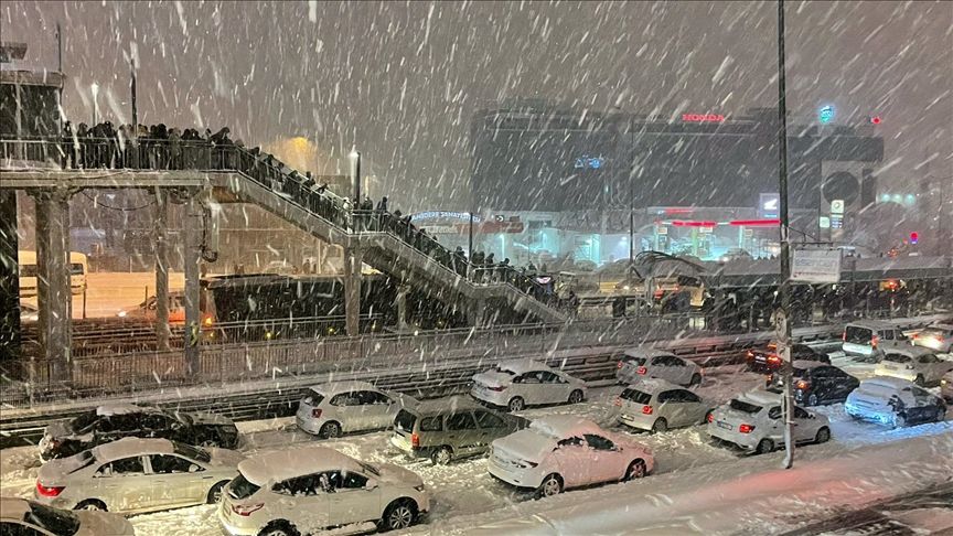 İstanbullular dikkat! Lapa lapa kar geliyor: İşte İstanbul'da kar yağışının beklendiği tarih 13