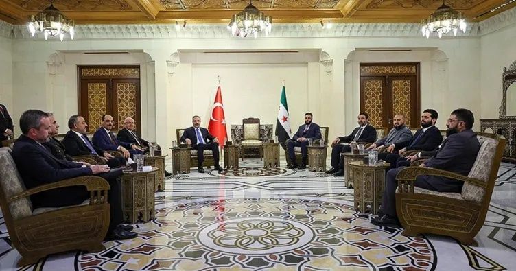 Yaşar Güler, Hakan Fidan ve MİT Başkanı İbrahim Kalın Şam'da! Masada 10 Mart Mutabakatı, sınır güvenliği ve Suriye’nin yeniden inşası var... 4